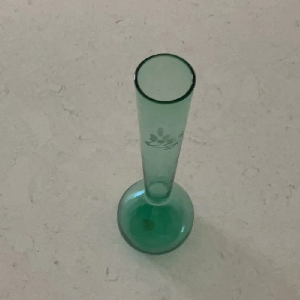 MCM Vintage Green ART Glass Bud Vase Bulb Fluted with Floral Etching 8